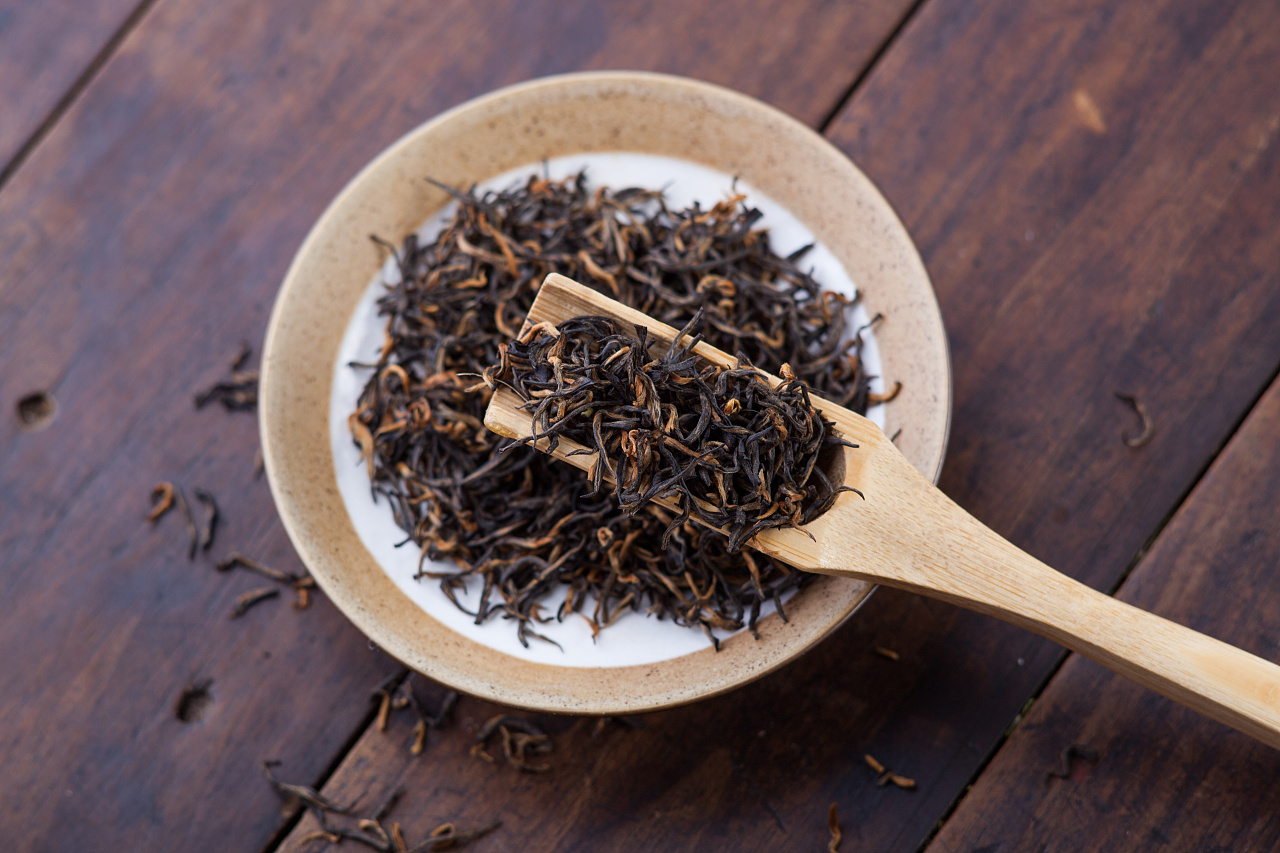 一种基于电特性参数的红茶发酵品质指标的检测方法